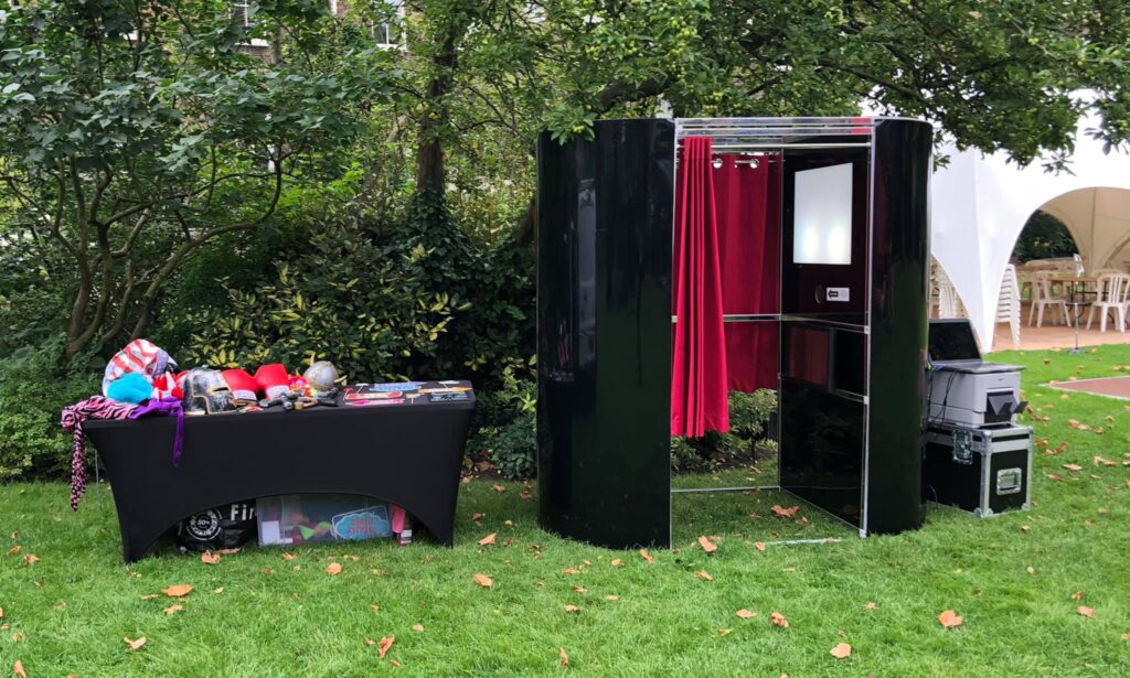 Retro Magic Mirror Photobooth for corporate events